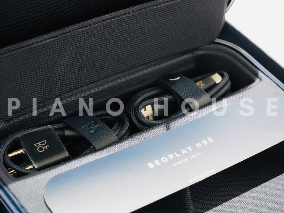 Cận cảnh Tai Nghe B&O Beoplay H95 Navy (Open Box 99%) tại Piano House